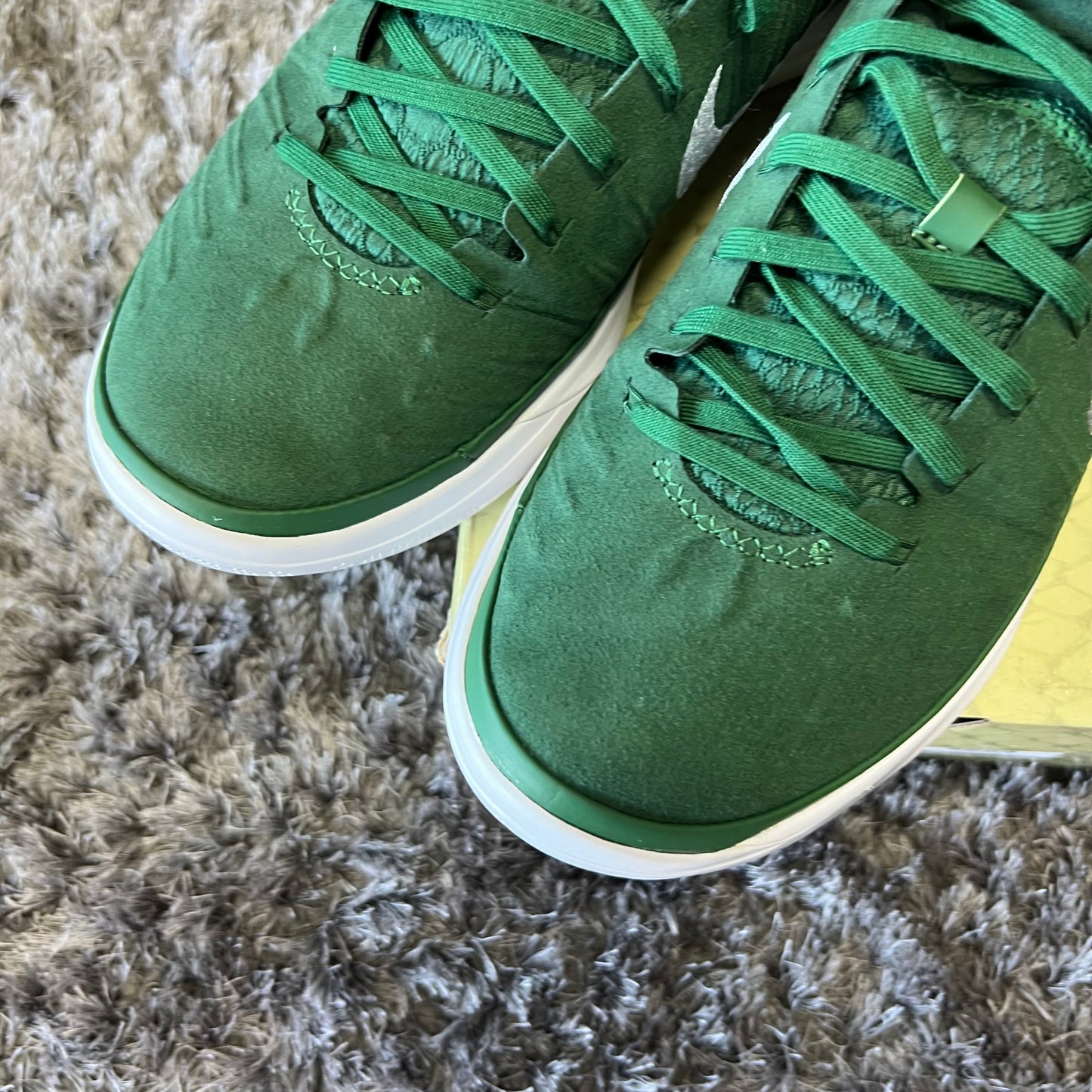 Kobe AD Mid Gorge Green size 10.5 used