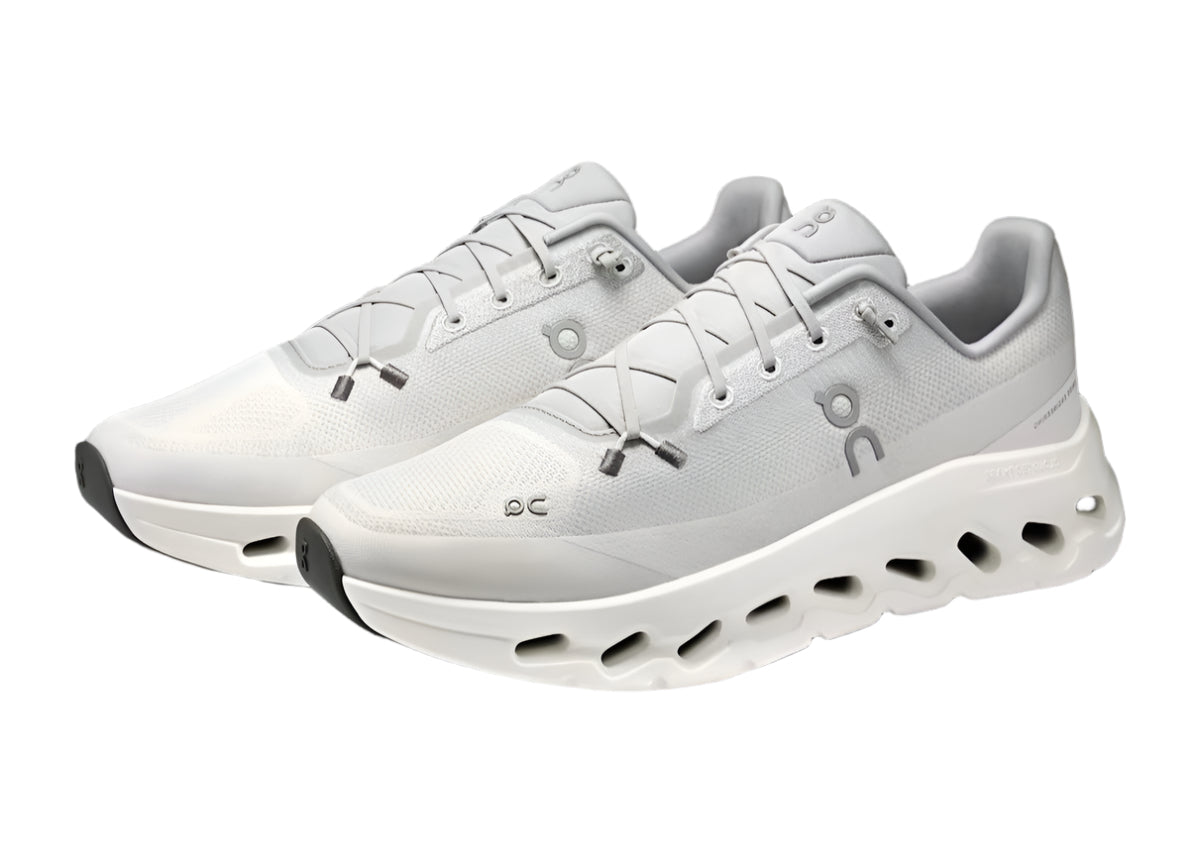 On Cloudtilt Glacier Ice 3ME10103740 On Feet View