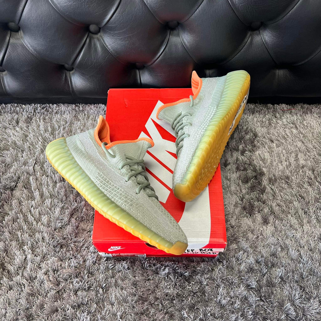 Yeezy 350 V2 Desert Sage size 10 used