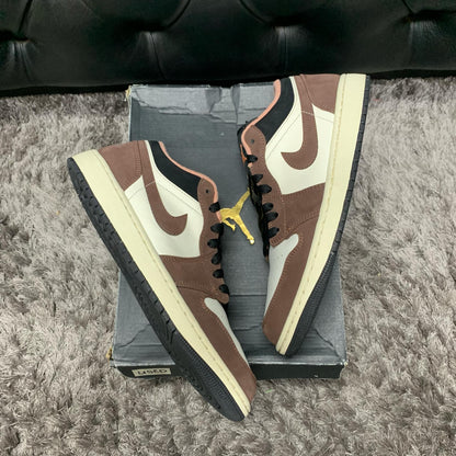 Jordan 1 Low Mocha size 9 used