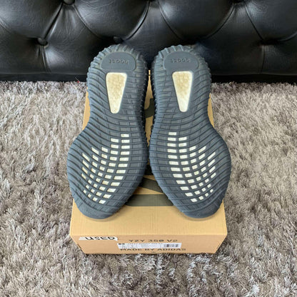 Yeezy 350 V2 Dark Salt size 6.5m/7.5w used