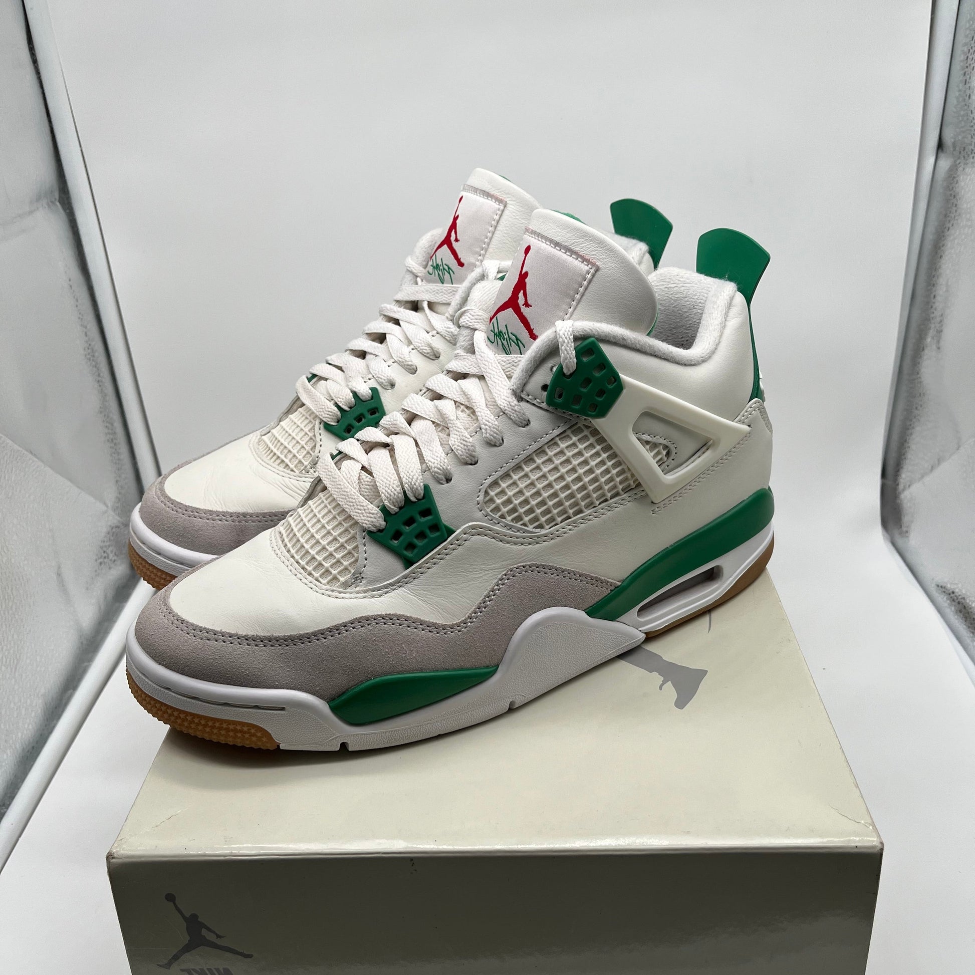 Jordan 4 SB Pine Green sz 9 [USED]