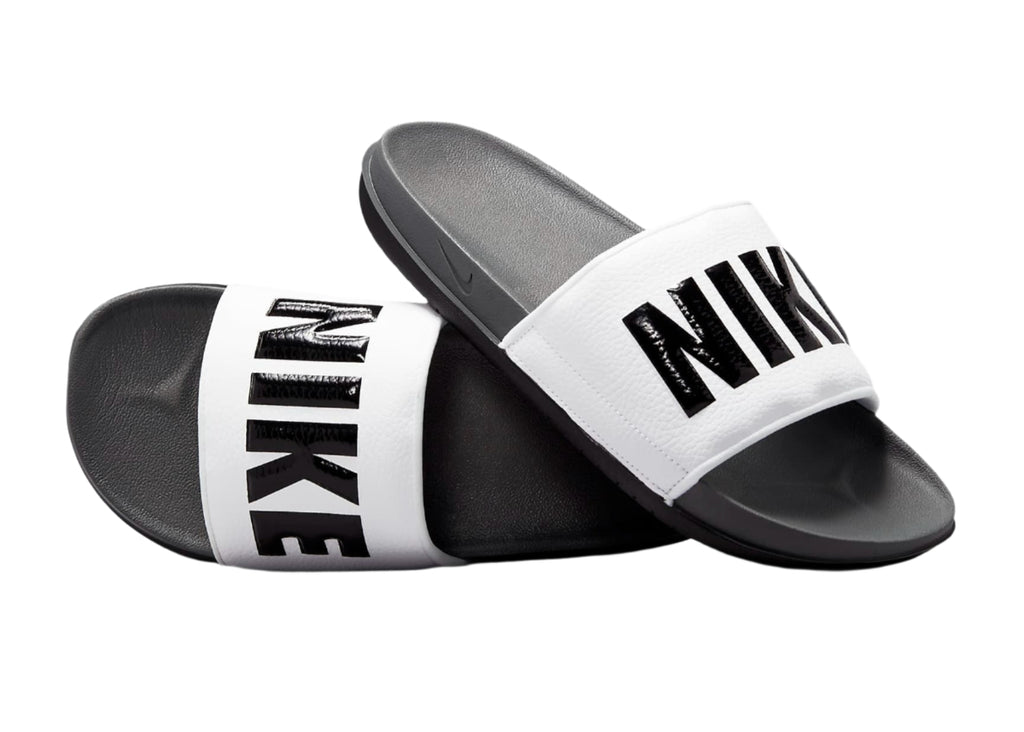 	On-foot photo of Nike Off-Court Slides White