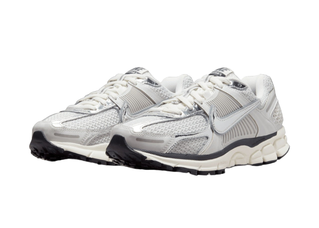 Nike Vomero 5 "Photon Dust Metallic Silver" FD0884-025 Front View