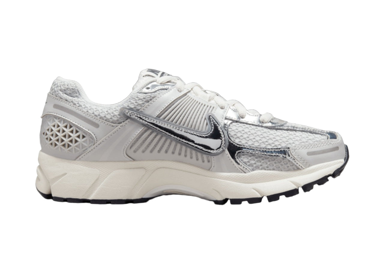 Nike Vomero 5 "Photon Dust Metallic Silver" FD0884-025 Heel View